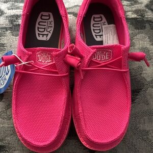 Brand new Hey Dude